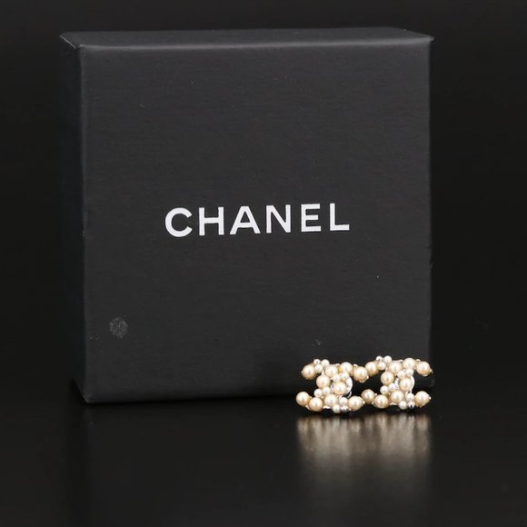 Chanel CC Logo Faux Pearl Stud Earrings - Picture 4 of 16